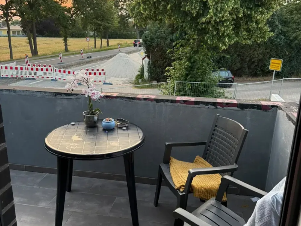 Home with 3 Rooms and Modern Amenities in Weyhe