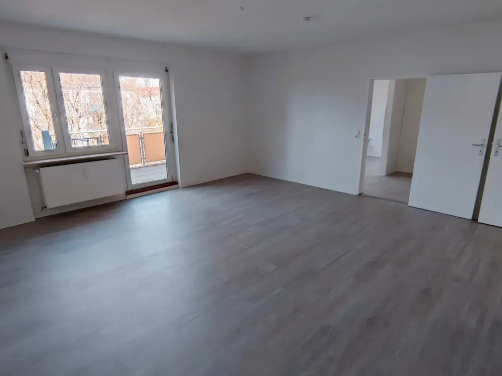 Das Glück hat ein Zuhause: renovierte 3-Zi.-Wohnung