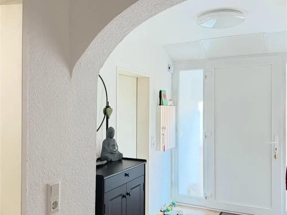 Quiet Ground Floor Apartment with Covered Terrace