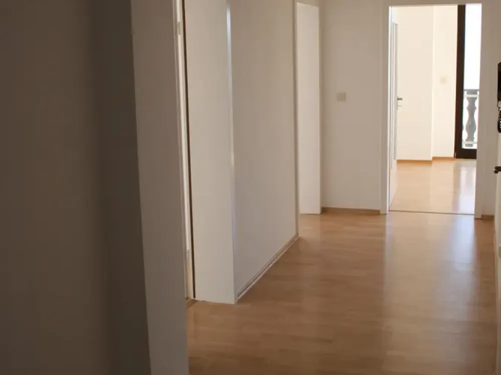 4-Zimmer-DG-Wohnung in MFH