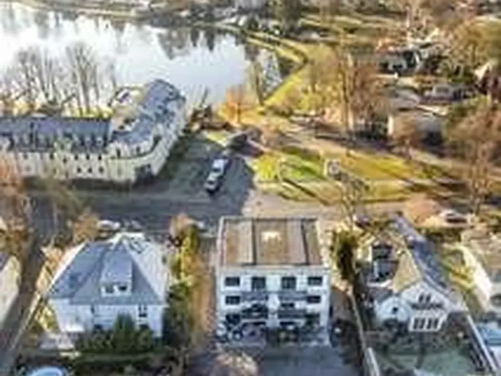 3-Zimmer-Wohnung mit traumhaftem Seeblick - Einbauküche