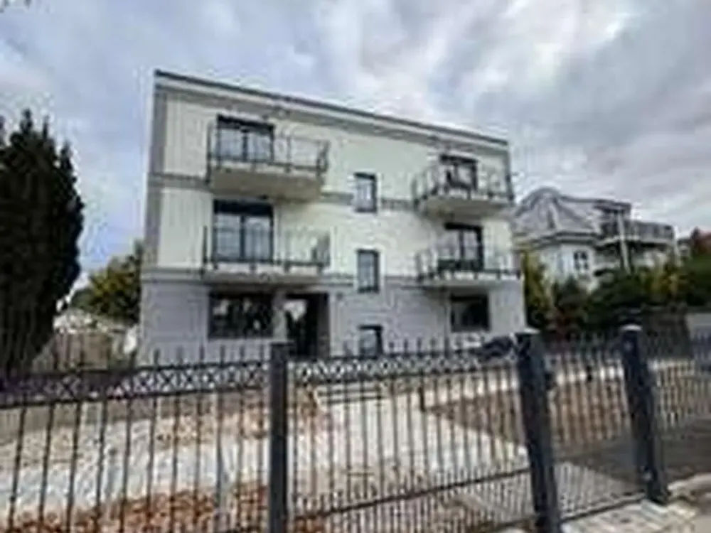 3-Zimmer-Wohnung mit traumhaftem Seeblick - Einbauküche