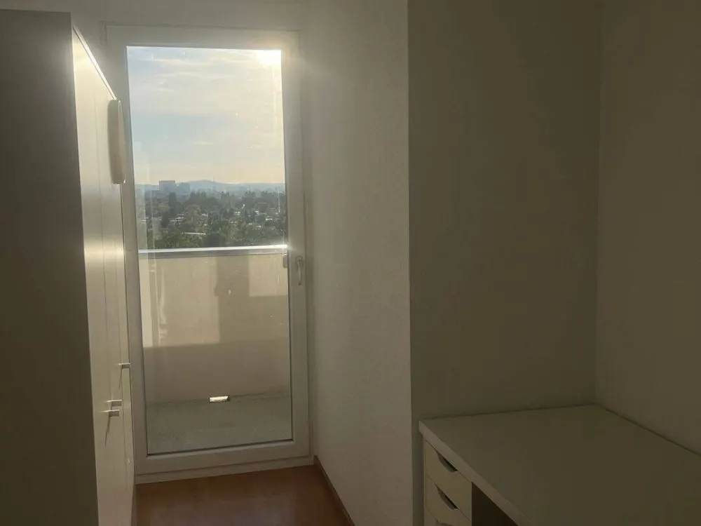 NEW/ Neu: 2 Zimmer in 6er Frauen WG/shared Flat im Herzen Frankfurts mit Ausblick auf den Taunus??