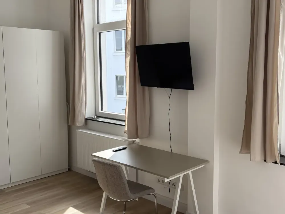 Kernsanierte, möblierte Altbauwohnung in Top-Lage Unterbilk - Lorettoviertel, Florapark