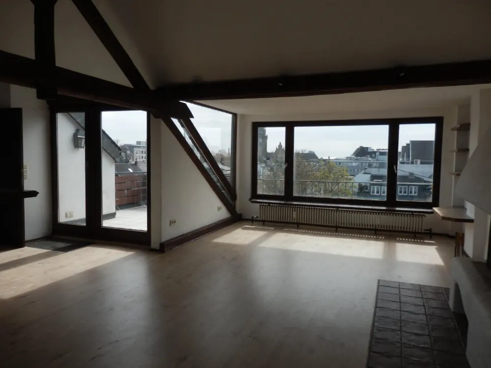 Helle außergewöhnliche Dachgeschoß-Maisonette-Wohnung in Krefeld-