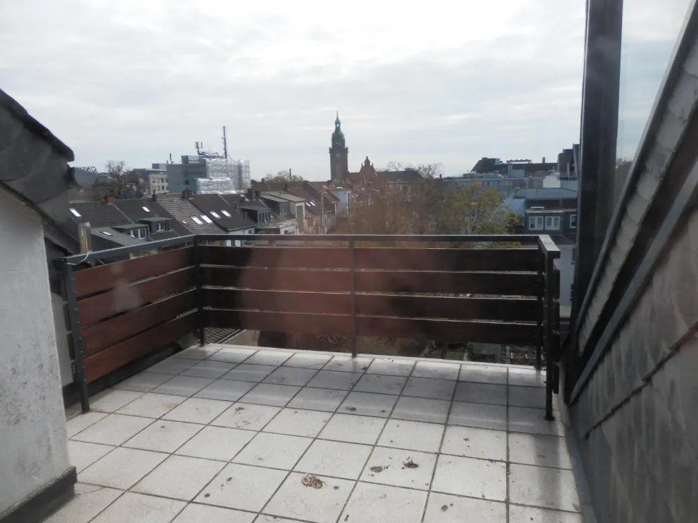 Helle außergewöhnliche Dachgeschoß-Maisonette-Wohnung in Krefeld-