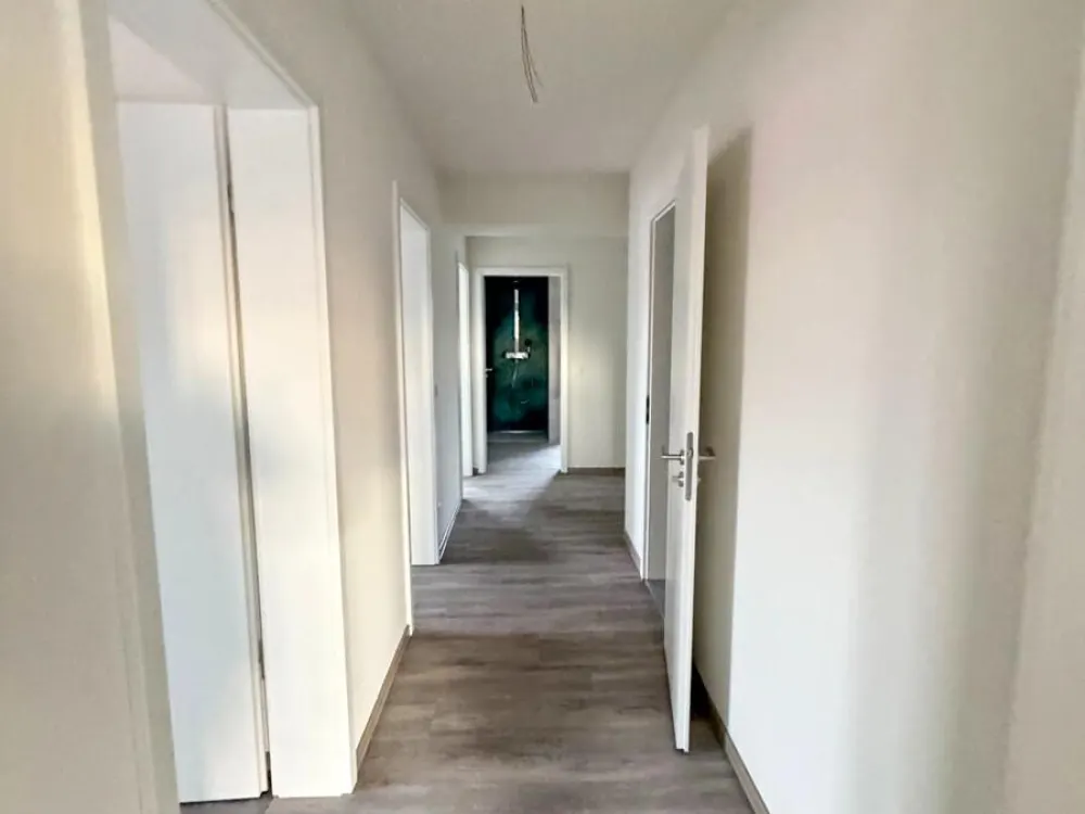 *Neubau*5 Raum WE im 2. OG* Balkon*Stellplatz*Bad+Gäste WC* Keller*Wärmepumpe* Fußbodenheizung