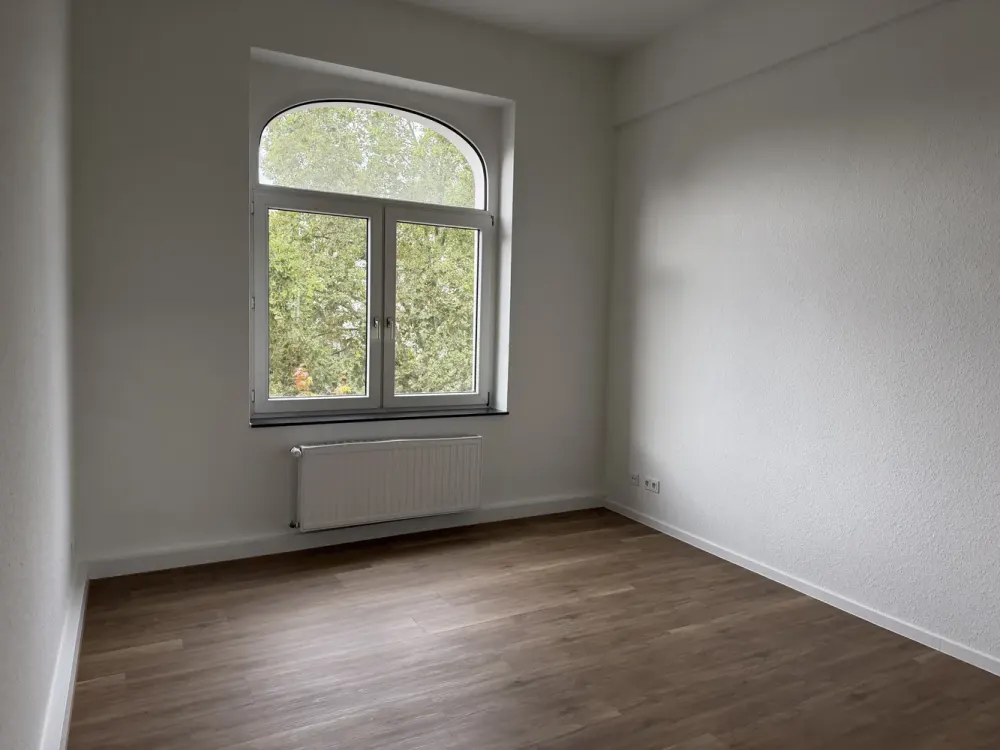 Mülheim: top sanierte 5 Zimmer Altbauwohnung mit hohen Decken - optimal WG geeignet!!!