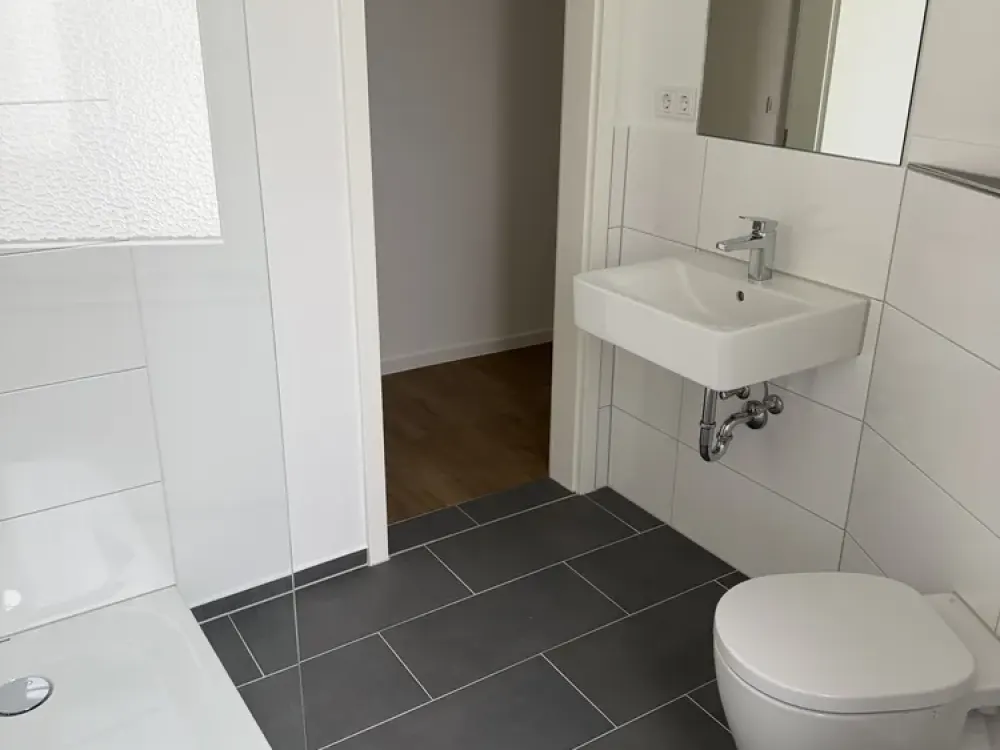 Mülheim: top sanierte 5 Zimmer Altbauwohnung mit hohen Decken - optimal WG geeignet!!!