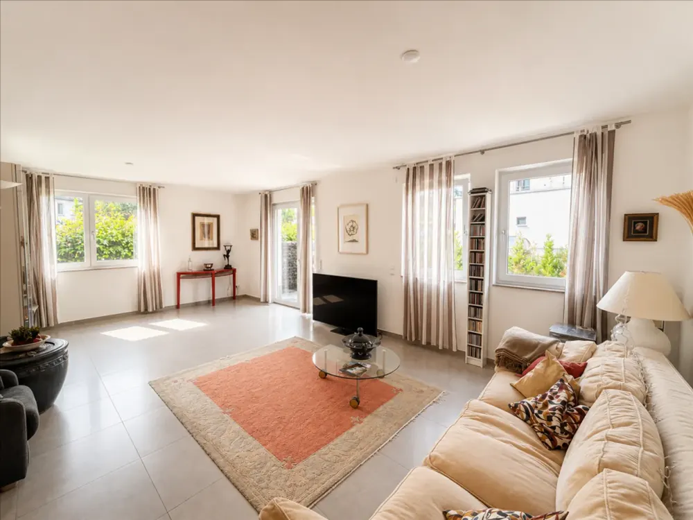 Bright Ground Floor Apartment with Large Terrace in Desirable Residential Area