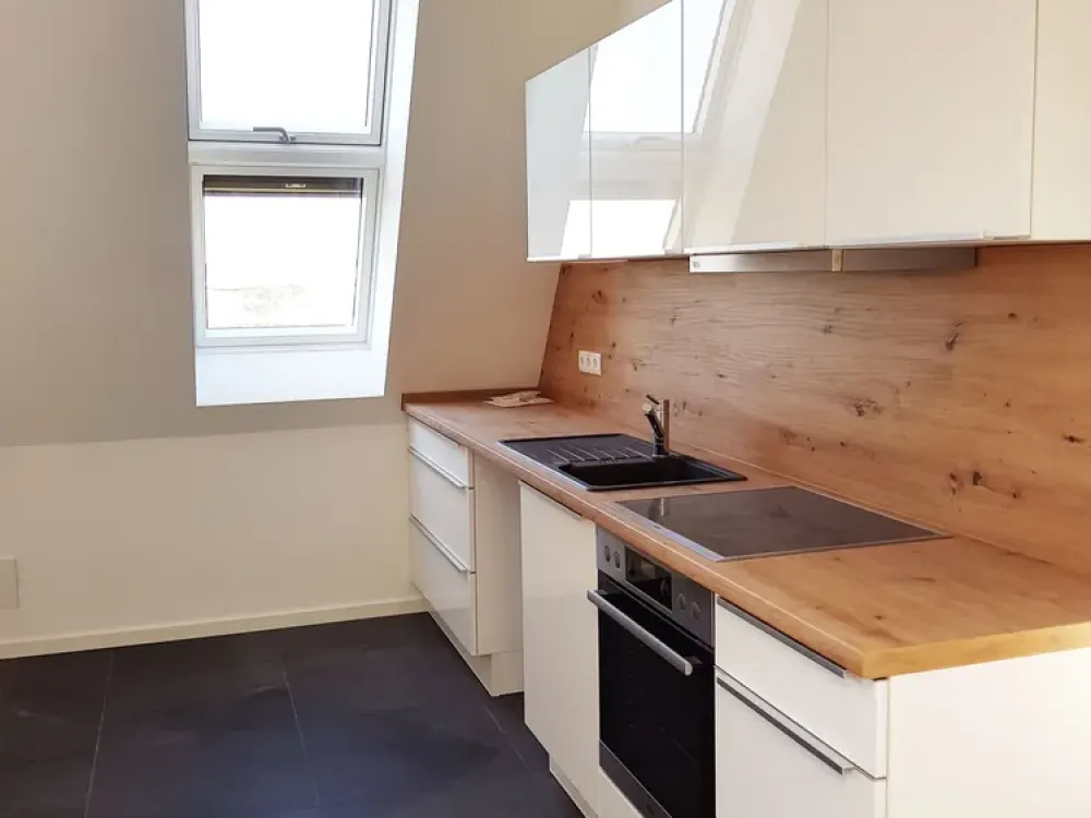SONNTAGSTRASSE: Attraktive DG-Wohnung mit Weitblick und Lift nahe Ostkreuz und Boxhagener Platz