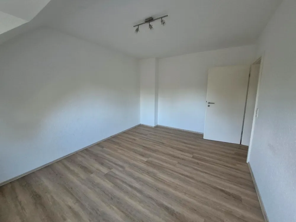 Frisch renovierte 2-Zimmer-Wohnung mit Einbauküche, 47 m²