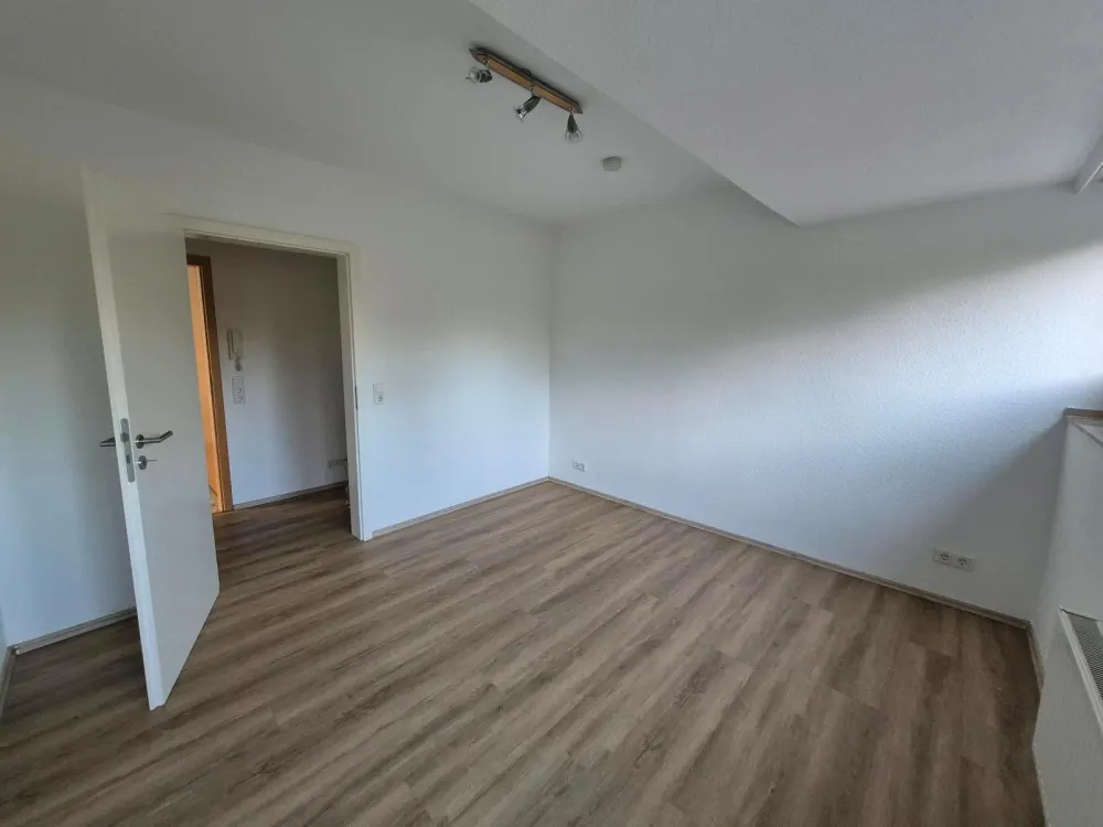 Frisch renovierte 2-Zimmer-Wohnung mit Einbauküche, 47 m²
