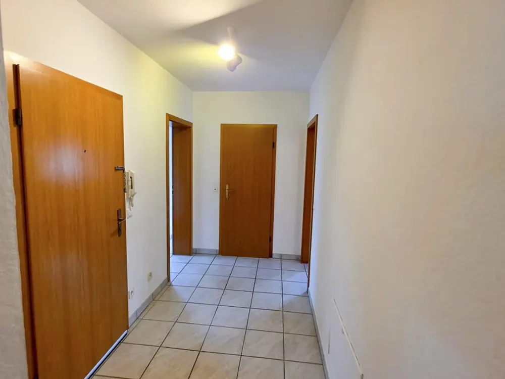 Available Immediately, Spacious Layout & Ready for You!