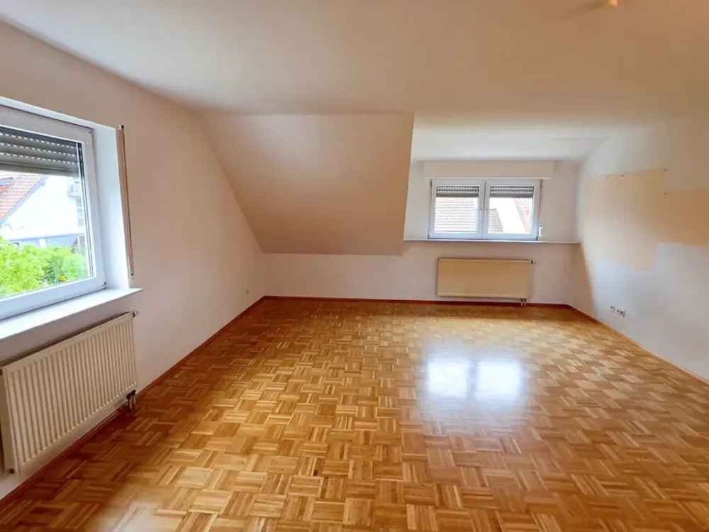 Available Immediately, Spacious Layout & Ready for You!
