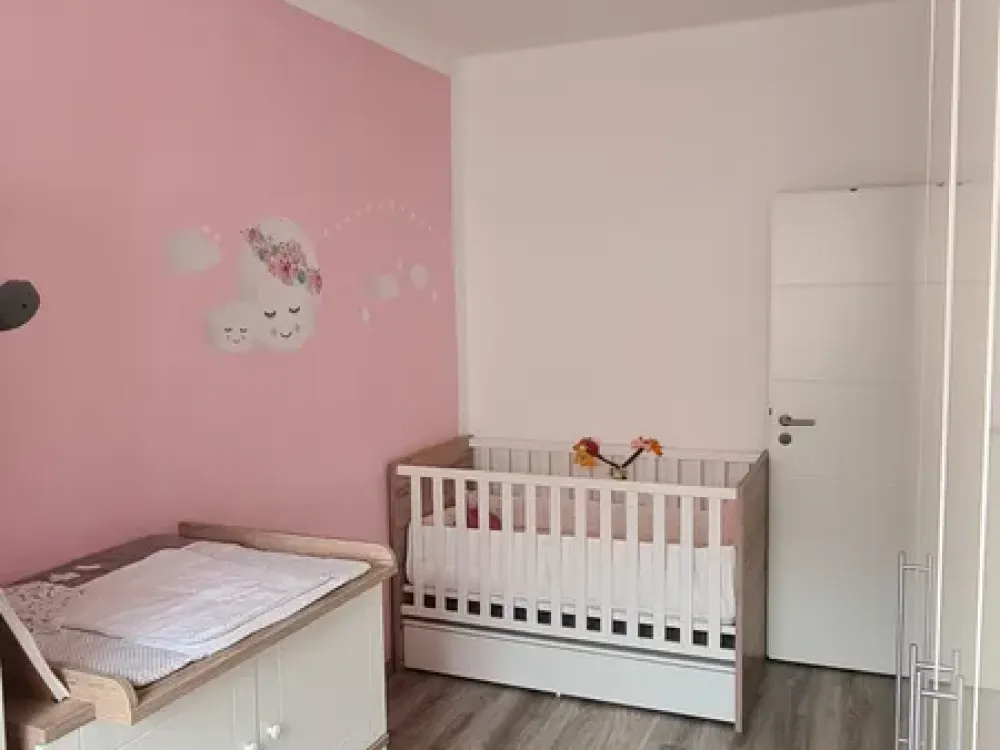 Fully Furnished, Completely Renovated Smart Home 3-Room Apartment