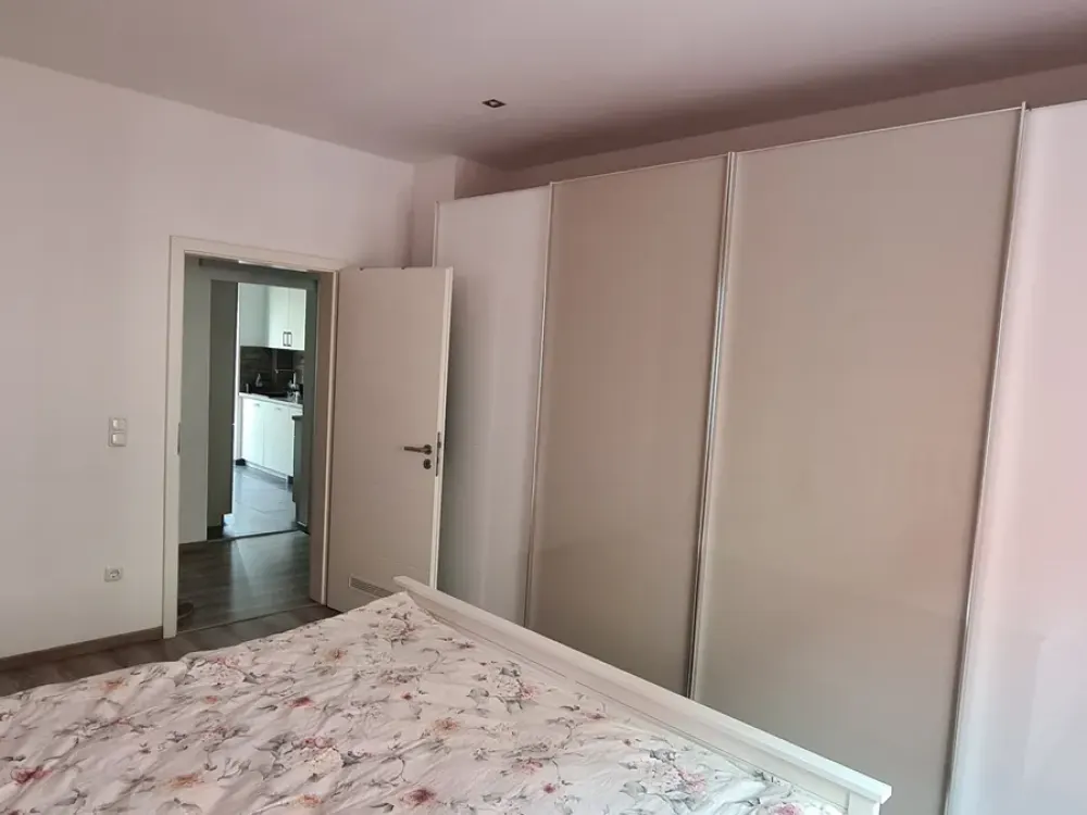 Fully Furnished, Completely Renovated Smart Home 3-Room Apartment