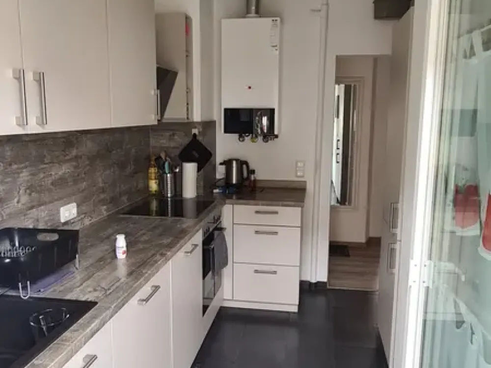 Fully Furnished, Completely Renovated Smart Home 3-Room Apartment