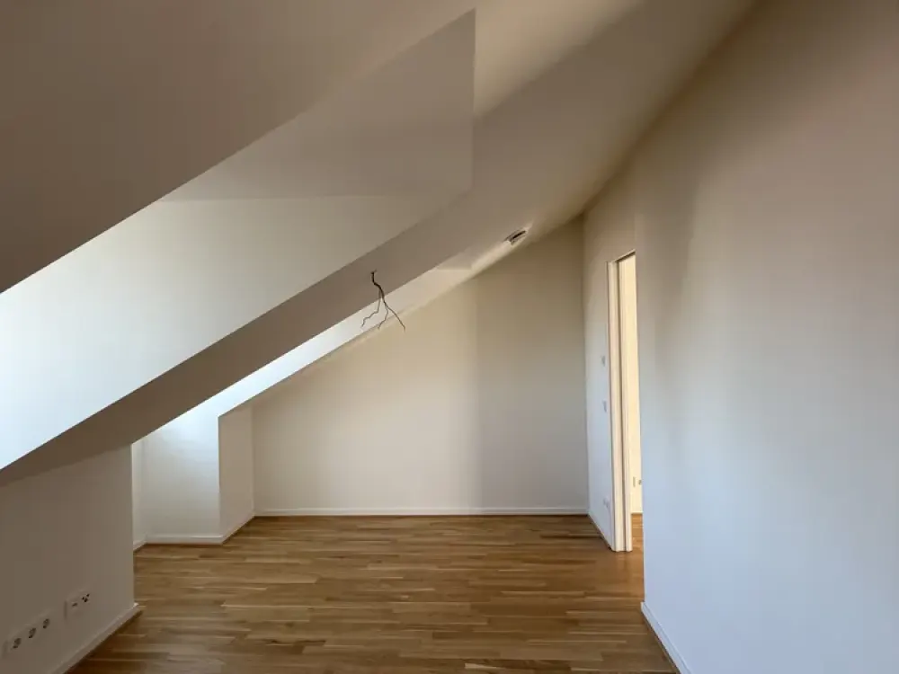 Helle 2-Raum-Wohnung im Zentrum mit Einbauküche und Balkon