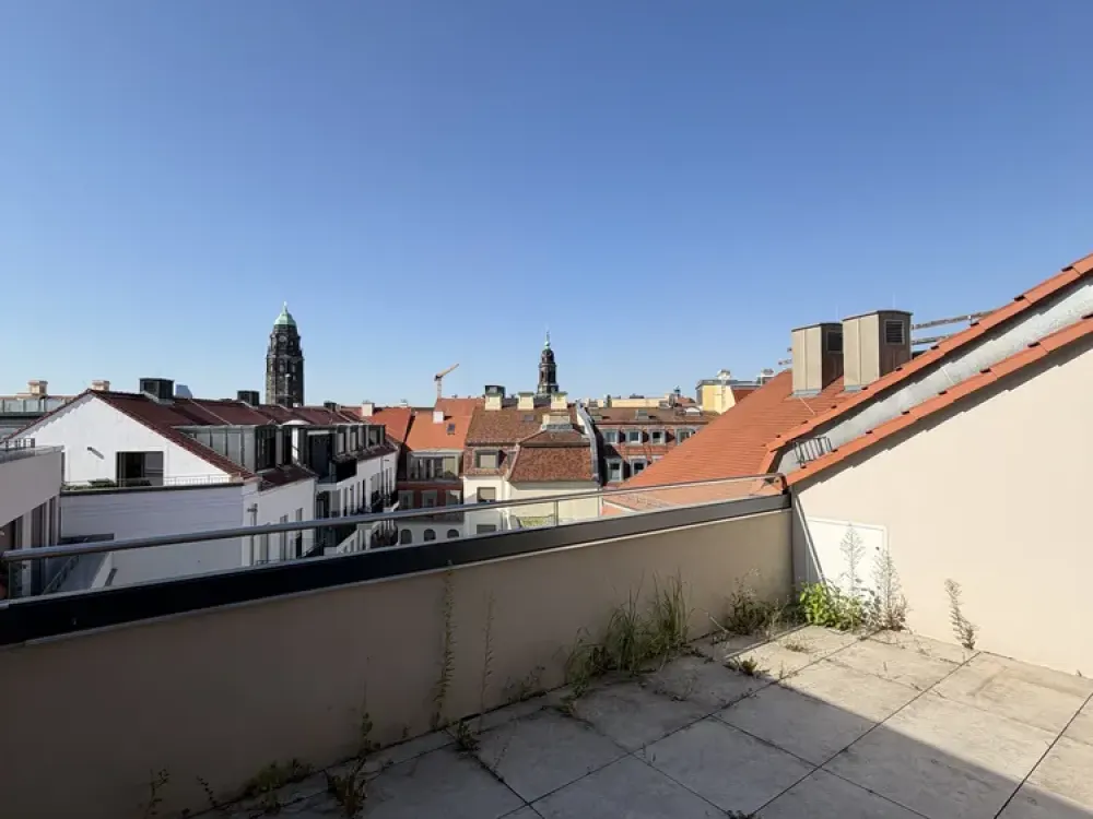 Helle 2-Raum-Wohnung im Zentrum mit Einbauküche und Balkon