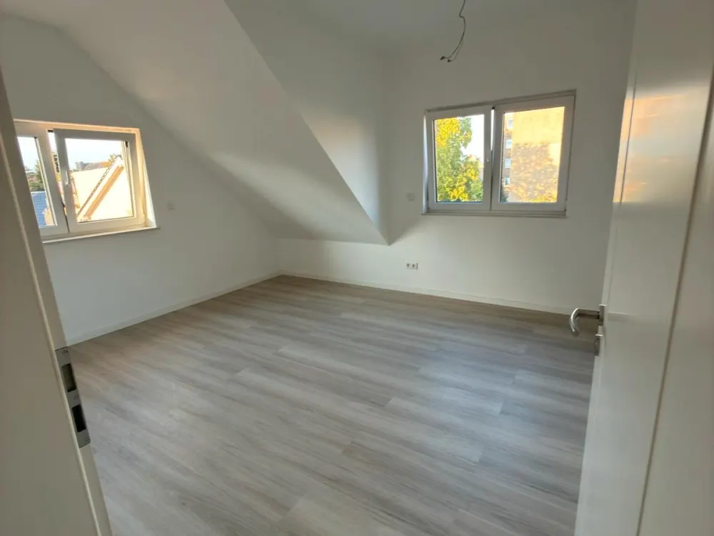 3 Zimmer Wohnung in Köln linksrheinisch .Keine Raucher/Haustiere