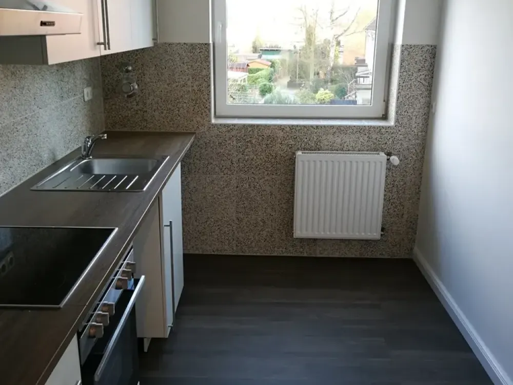 bereits modernisierte 3-Zi.-Whg. mit Balkon- Besichtigung auf Anfrage -