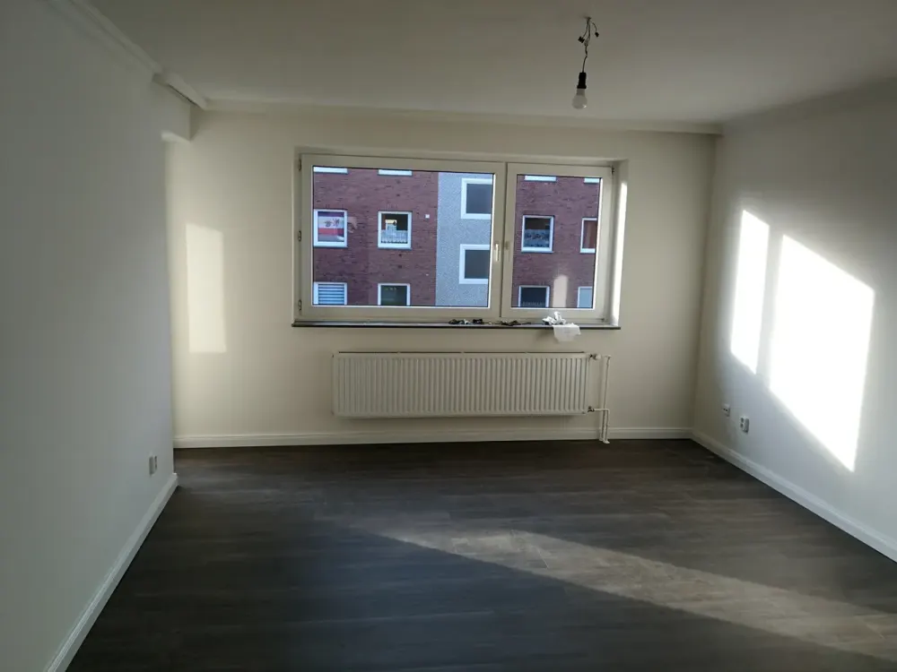 bereits modernisierte 3-Zi.-Whg. mit Balkon- Besichtigung auf Anfrage -