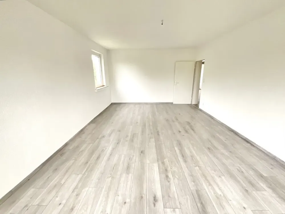 Große 3 Zimmerwohnung mit Balkon