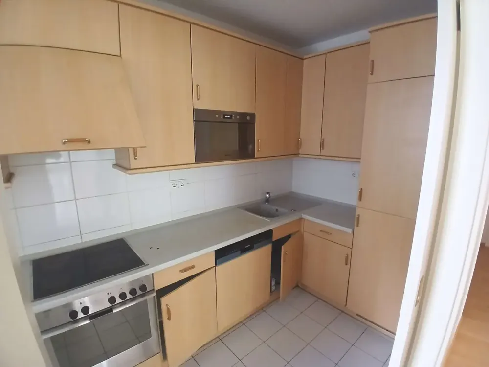 Urbanes Wohnen mit Flair, Helle Wohnung mit Balkon im Herzen der Stadt