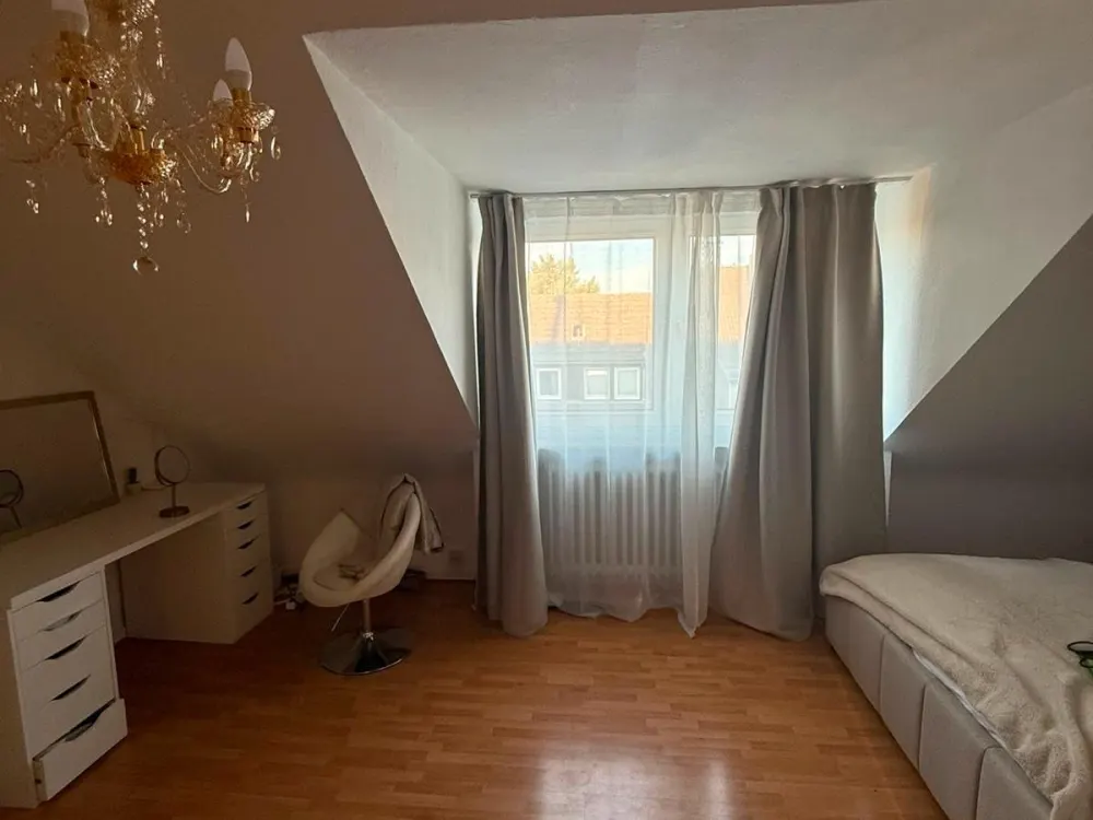 Helle gemütliche Wohnung mit Einbauküche, Nachmieter gesucht