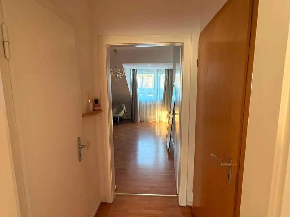Helle gemütliche Wohnung mit Einbauküche, Nachmieter gesucht