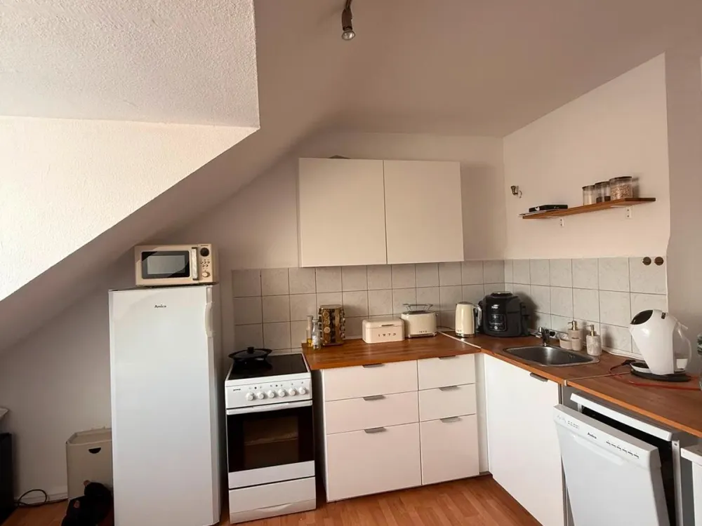 Helle gemütliche Wohnung mit Einbauküche, Nachmieter gesucht