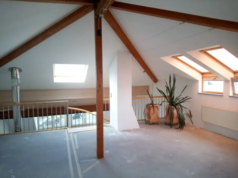 Großzügige Maisonette für Singles oder Paare: 160 m², Dachterrasse, Kaminofen und Loft-Charakter