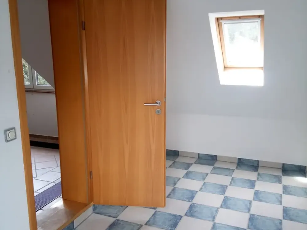 Großzügige Maisonette für Singles oder Paare: 160 m², Dachterrasse, Kaminofen und Loft-Charakter