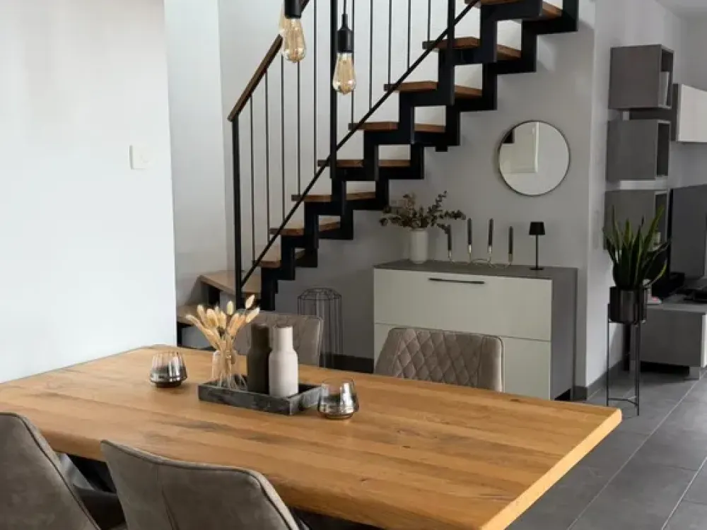 Hochwertige, helle, (teil-) möblierte Maisonette Wohnung in Stuttgart Vaihingen