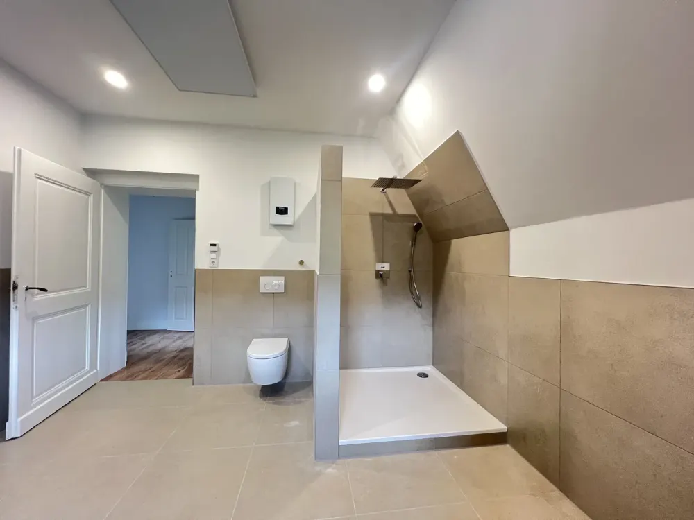 Kernsanierte 3 Zimmer Wohnung in Jugendstilvilla in Hagen Hohenlimburg - Dachgeschoss