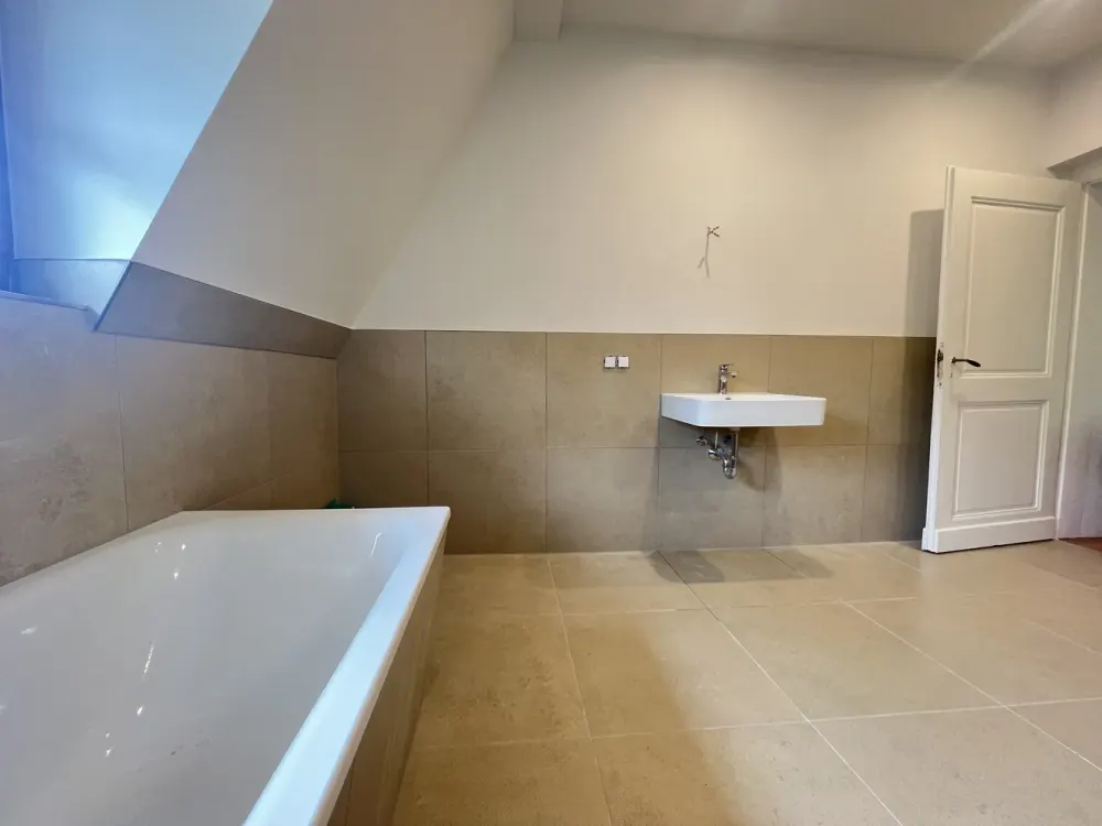 Kernsanierte 3 Zimmer Wohnung in Jugendstilvilla in Hagen Hohenlimburg - Dachgeschoss