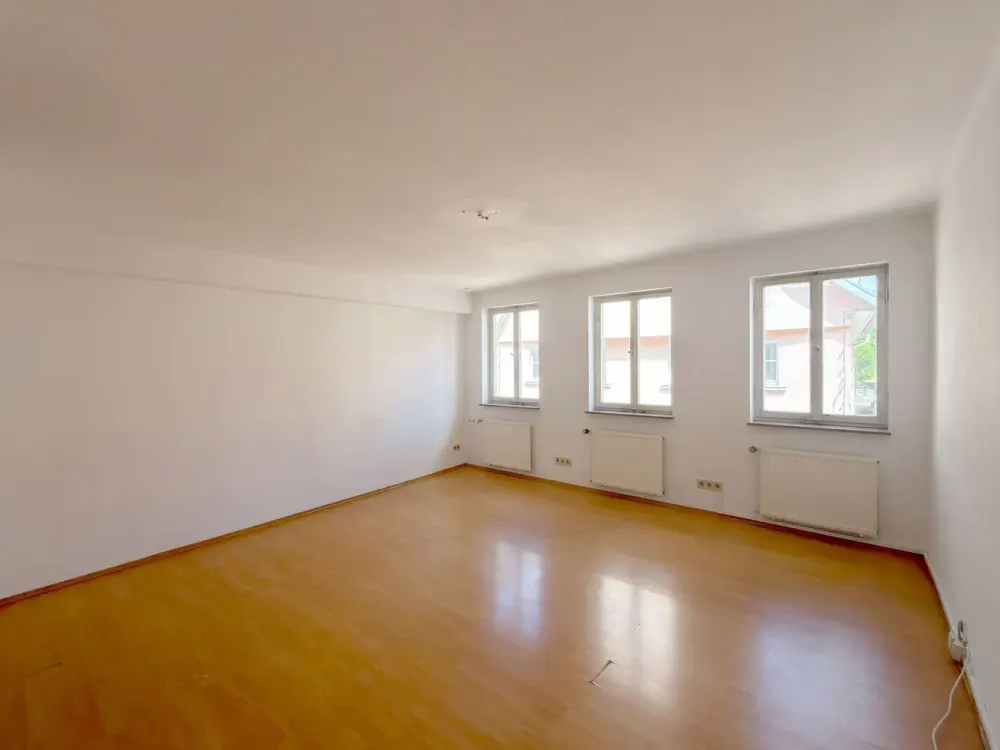 - Frisch modernisiert im denkmalgeschützten Haus - Attraktive 3-Zimmer-Wohnung im 2. Obergeschoss