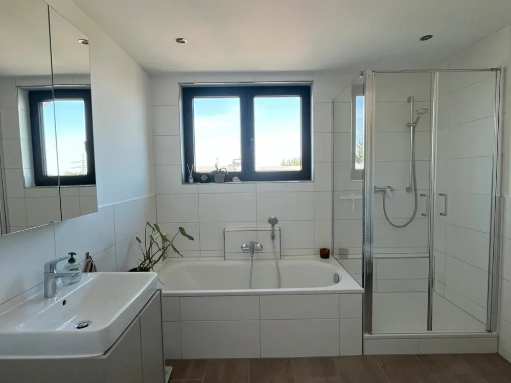 Helle 4-Zimmer-Wohnung mit Dachterrasse