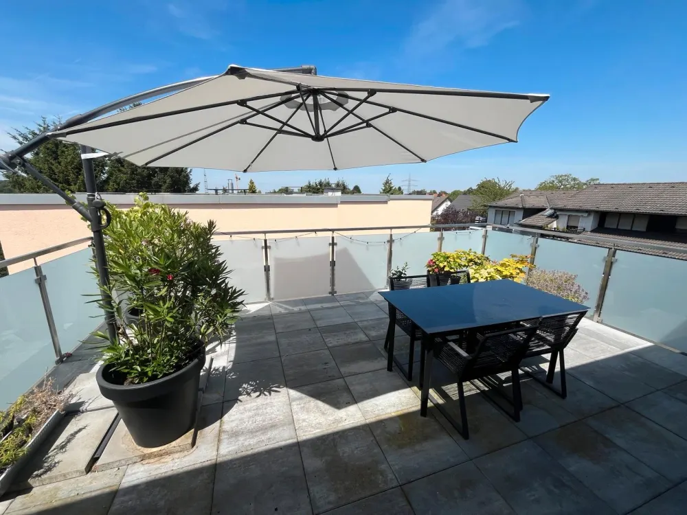 Helle 4-Zimmer-Wohnung mit Dachterrasse
