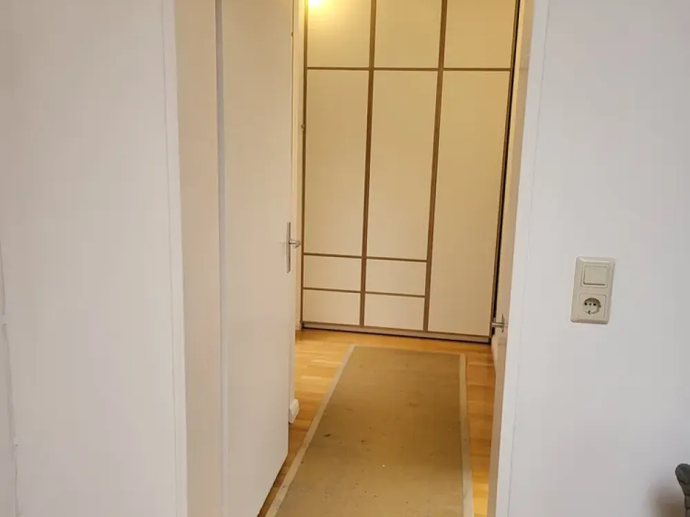 Voll möbliertes Juwel im Hinterhof: Remisen-Loft mit Hauscharakter und 80 m² Dachterrasse