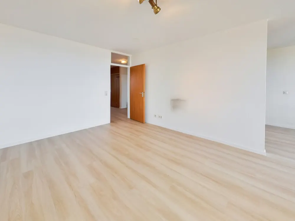 Ihr Zuhause mit Aussicht: 3,5-Zimmerwohnung im 18. OG mit Loggia und großzügigem Lichteinfall