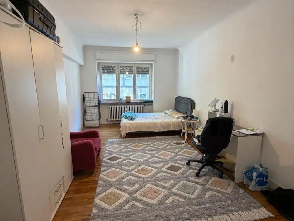 شقة 4 غرف مع شرفة صغيرة في SB City Nauwieser Viertel - مناسبة أيضًا للسكن المشترك