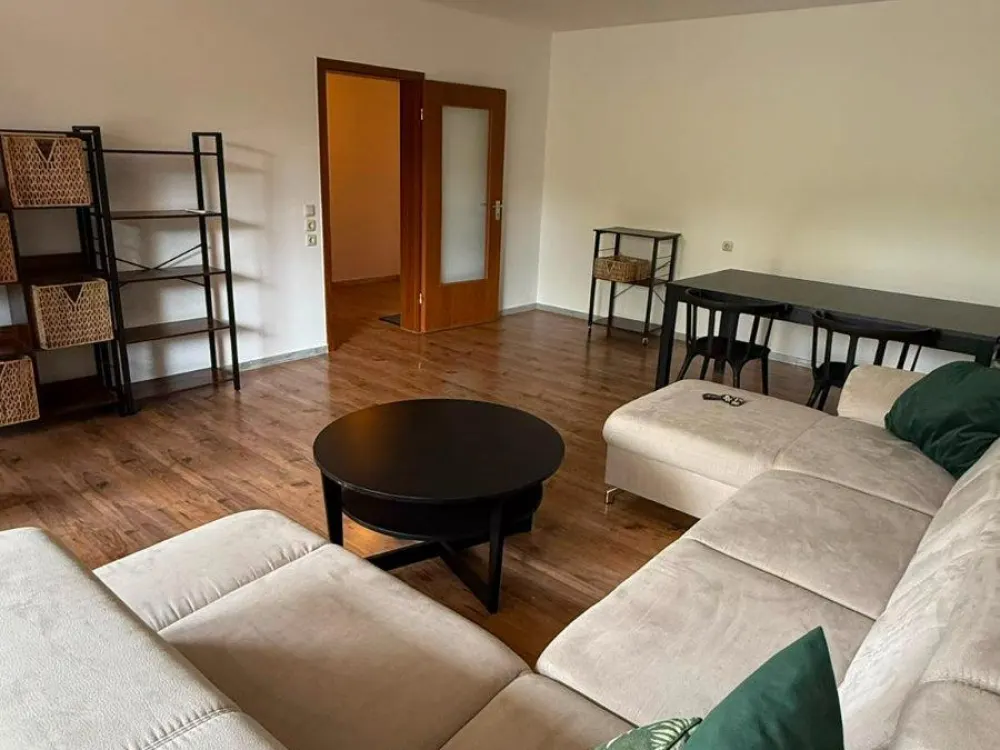 Top Lage! Möblierte 2-Zimmer-Wohnung mit Balkon, nur 15 Min. nac