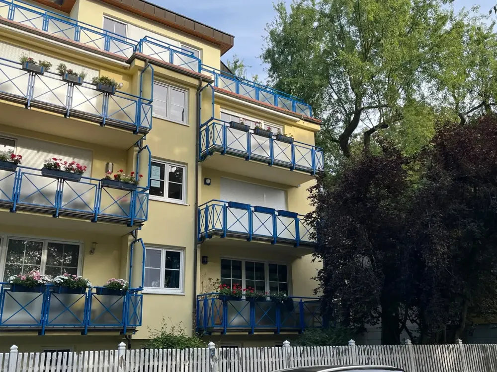 Elegante 3, Zimmer, Wohnung mit Blick auf den See des Arthur-Bretschneider-Parks