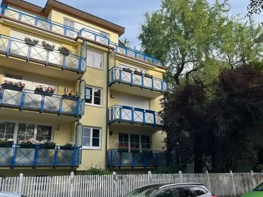 Elegante 3, Zimmer, Wohnung mit Blick auf den See des Arthur-Bretschneider-Parks