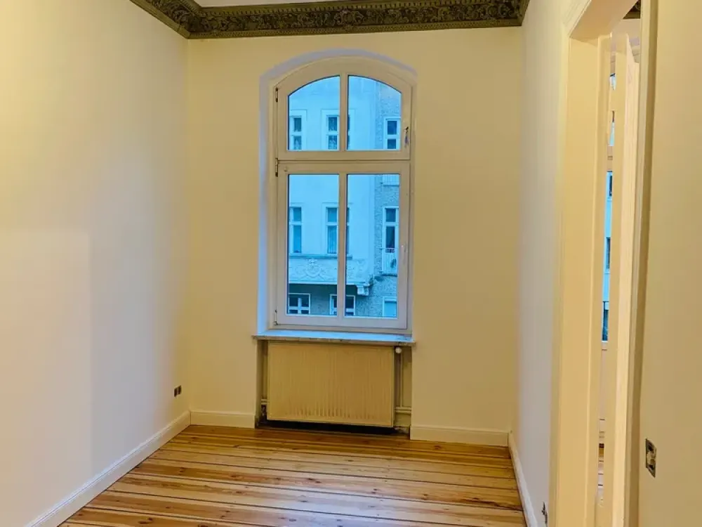 Helle charmante 3-Zimmer Altbau-Wohnung im 1. OG in Renovierung