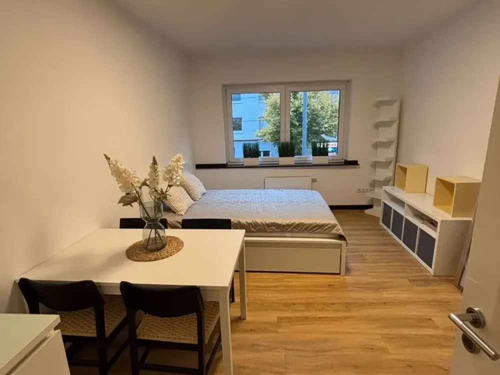 Ab 01.12.26 verfügbar! Zentrales, möbliertes App. mit Küche und Balkon