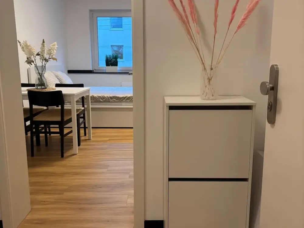 Ab 01.12.26 verfügbar! Zentrales, möbliertes App. mit Küche und Balkon