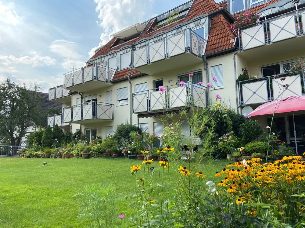 LEUTZSCH, 2-Zi-Wohnung mit Bad, Abstellraum, Balkon in ruhiger, grüner Lage